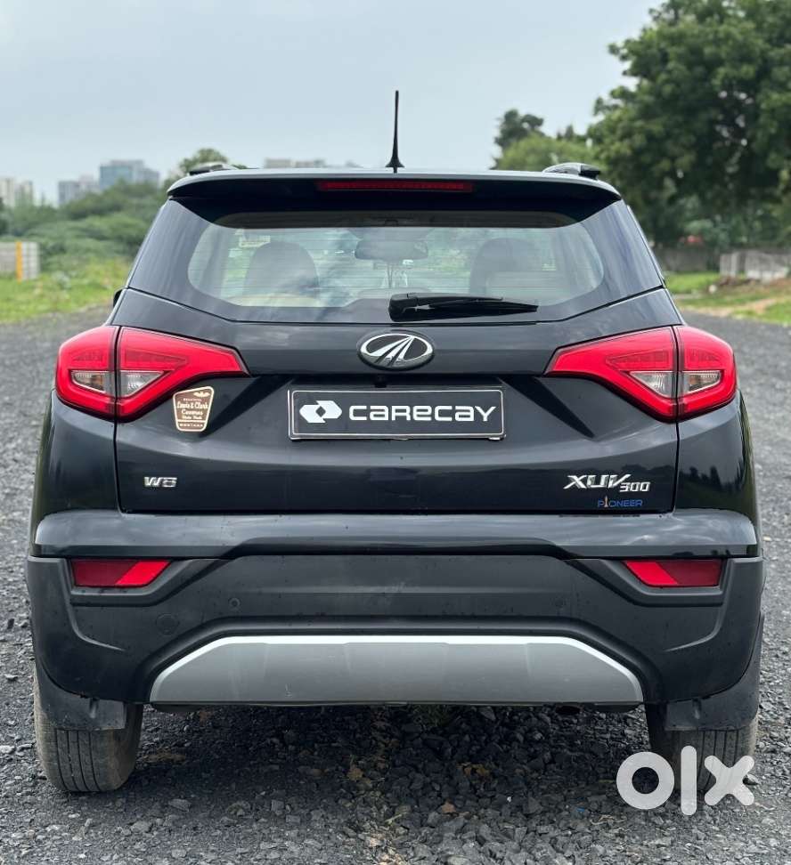 Mahindra Xuv300 W8 Option Dual Tone Diesel, 2022, Diesel