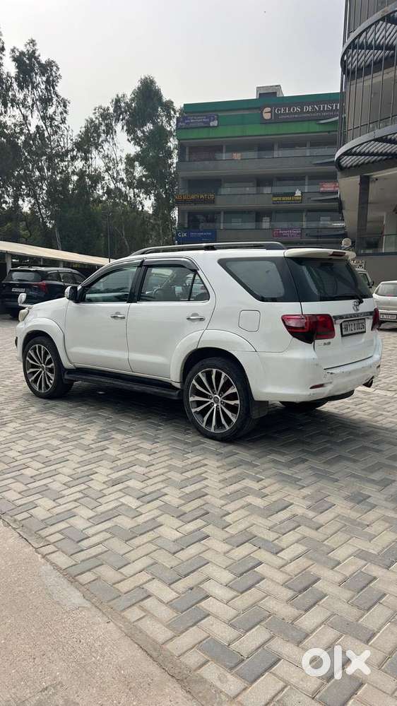 Toyota Fortuner 4x2 Manual, 2014, Diesel