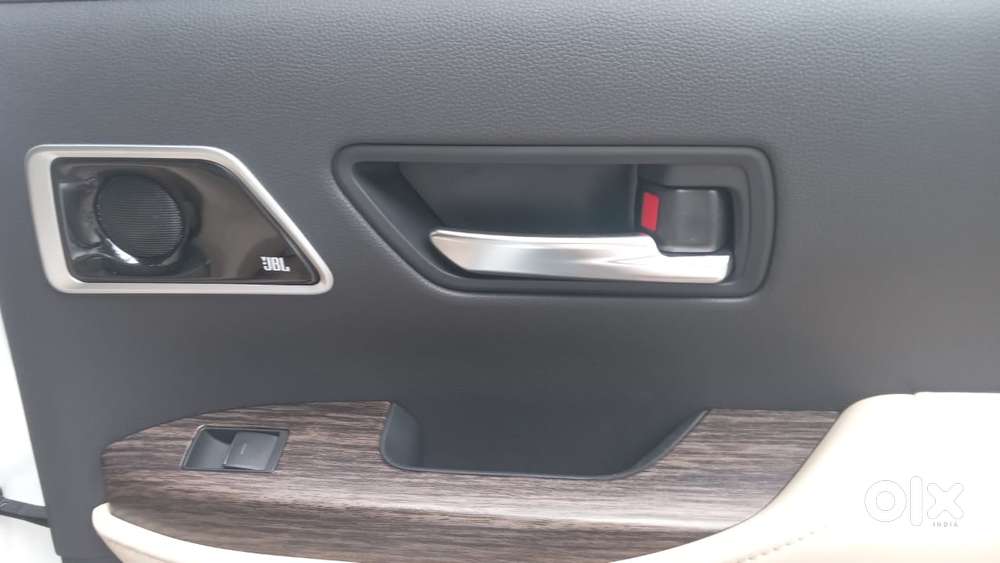 Toyota Land Cruiser Zx Petrol, 2025, Petrol