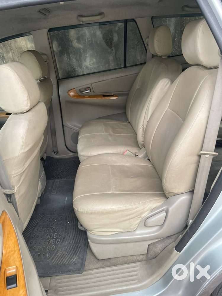 Toyota Innova 2010 Diesel Well Maintained