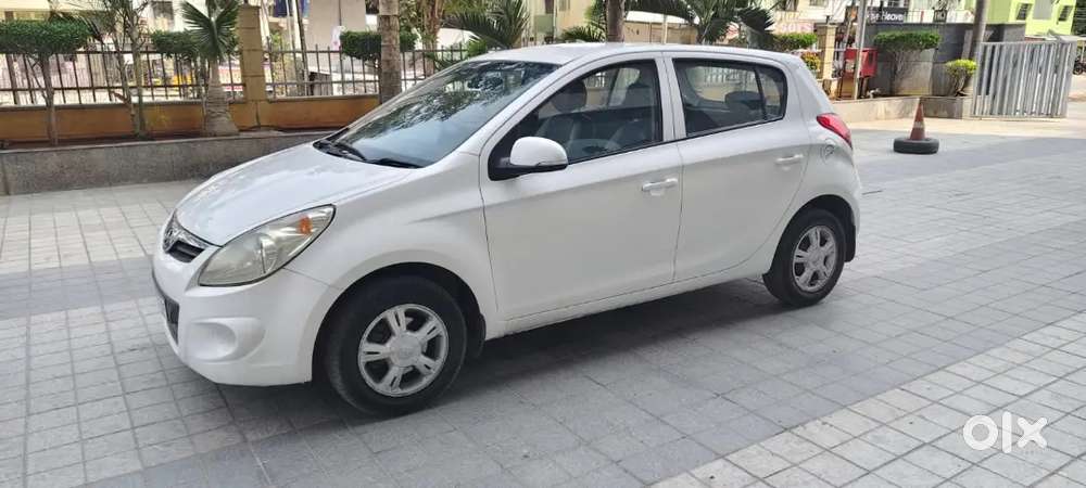 Hyundai New I20 2011 Dual Tone