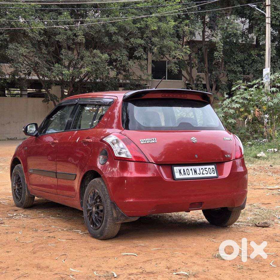 Maruti Suzuki Swift Vxi Abs Bsiv, 2013, Petrol