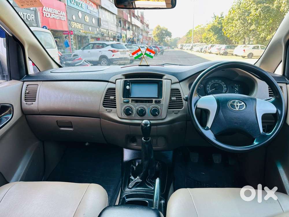 Toyota Innova 2.5 G (diesel) 7 Seater Bs Iv, 2015, Diesel