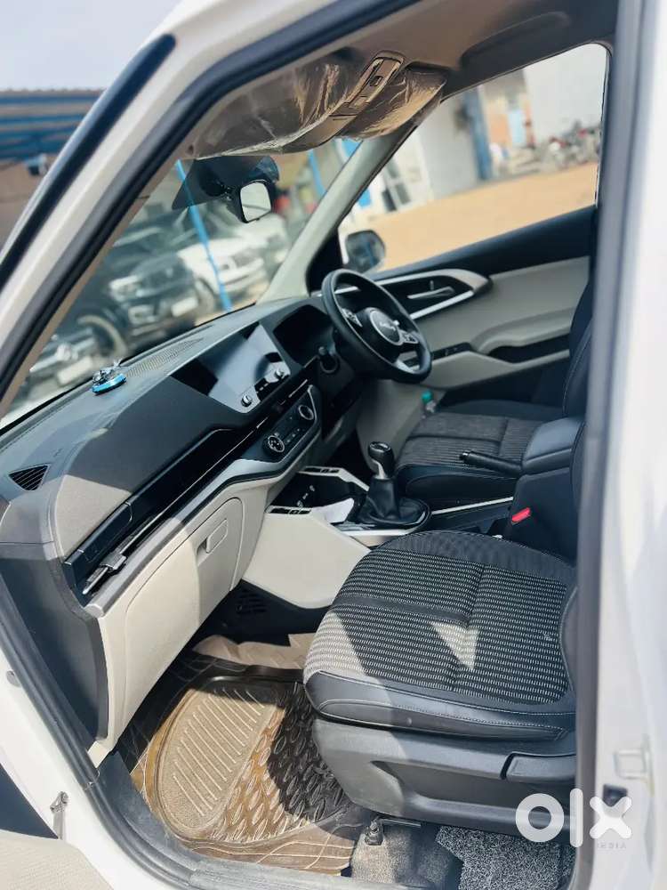 Kia Carens 2024 Petrol Good Condition