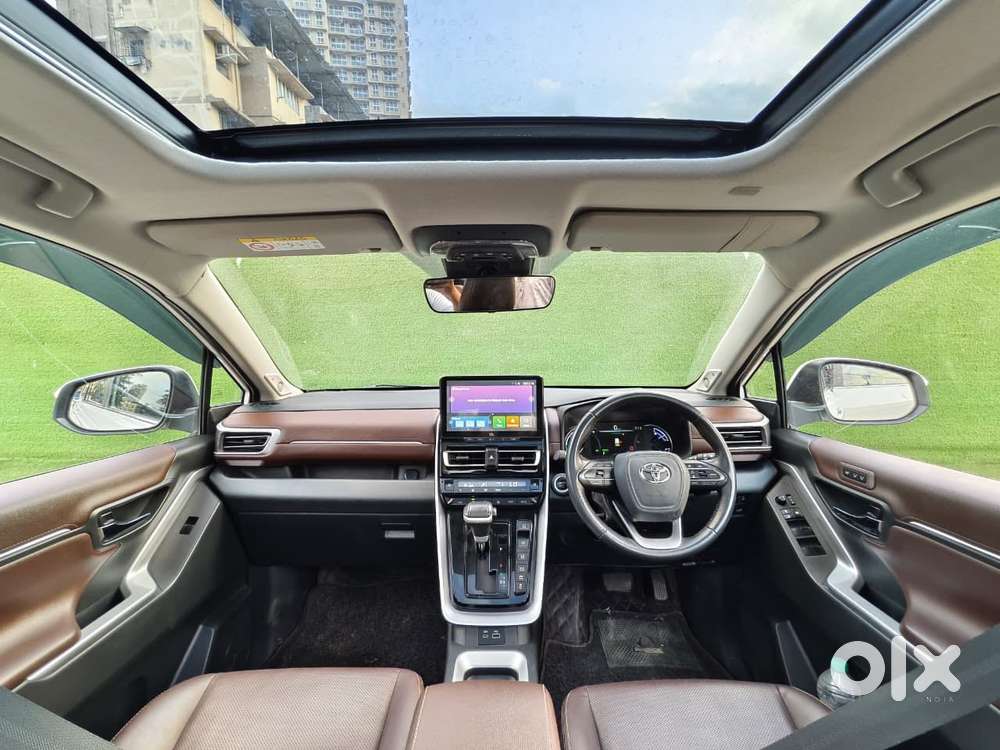 Toyota Innova Hycross, 2025, Petrol