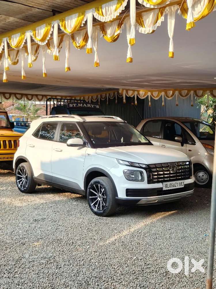Hyundai Venue 2022 Urgent Sale Negotiable Price Neat Condition
