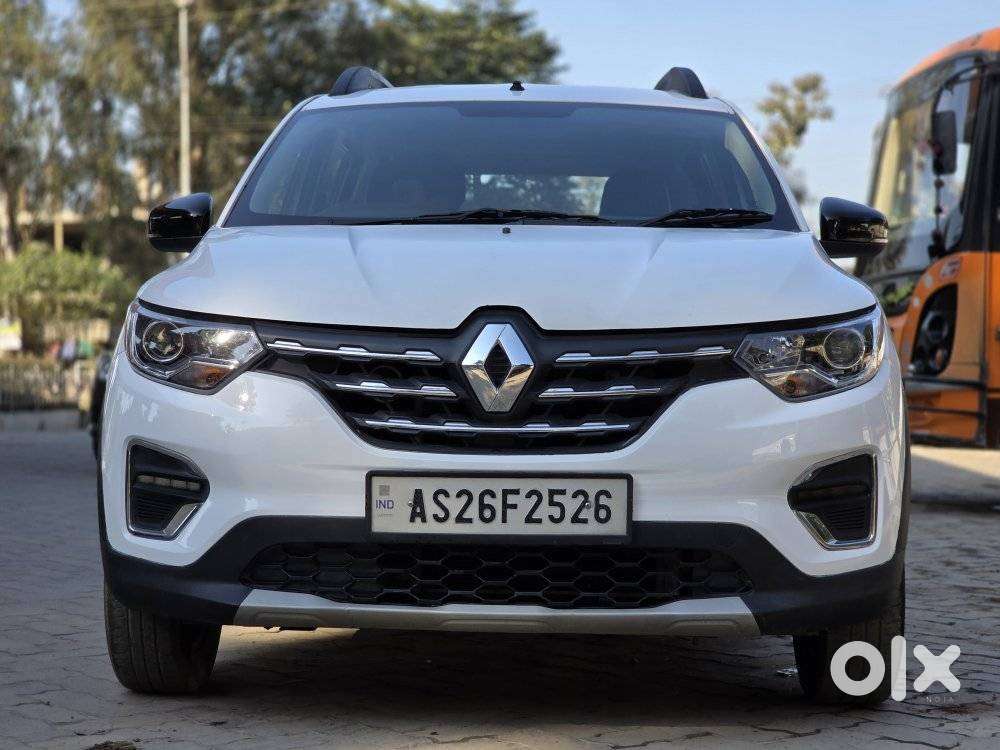 Renault Triber Rxz, 2023, Petrol