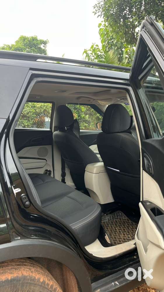 Mahindra Xuv300 Petrol 2024