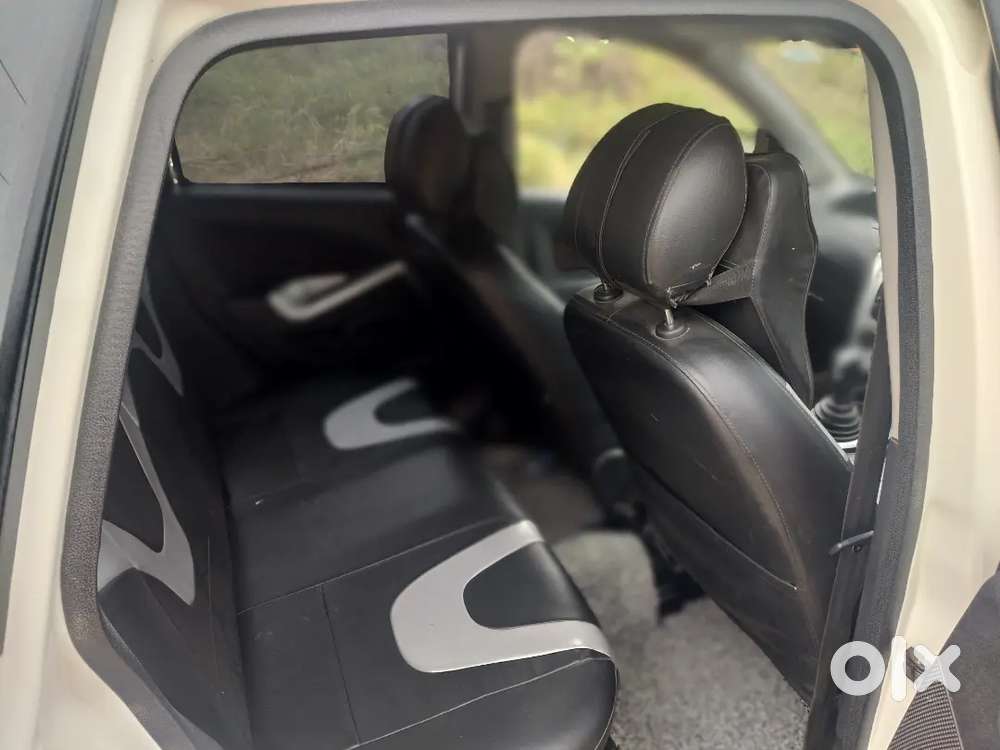 Ford Figo 1.2 Petrol Zxi 2012