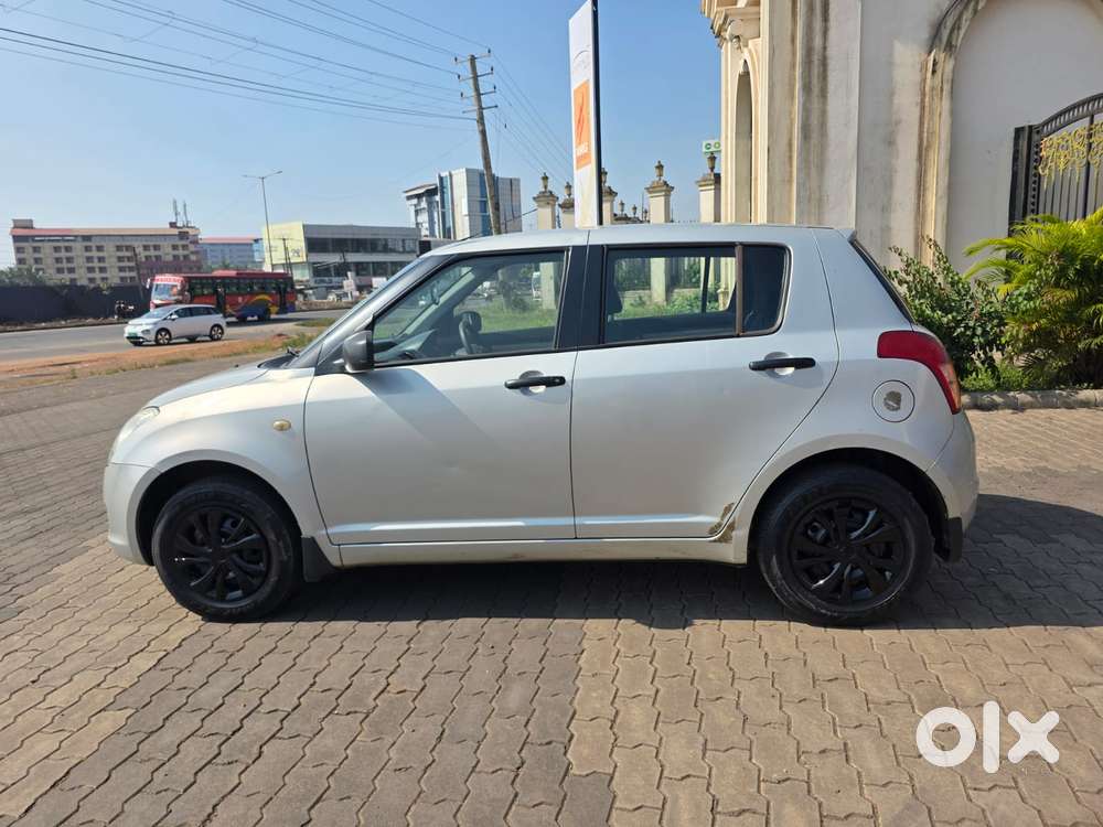 Maruti Suzuki Swift Vxi + Manual, 2010, Petrol