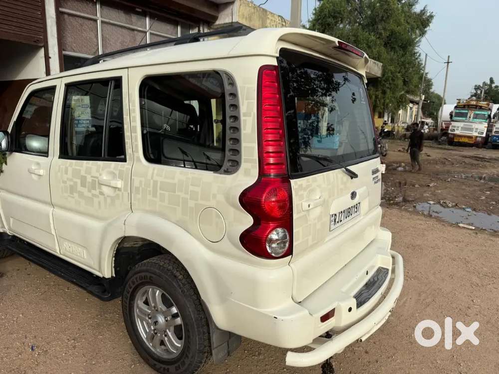 Show Room Condition Scorpio Mhawk 680000/-