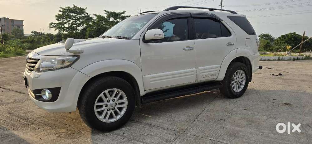 Toyota Fortuner 4x2 Manual, 2015, Diesel