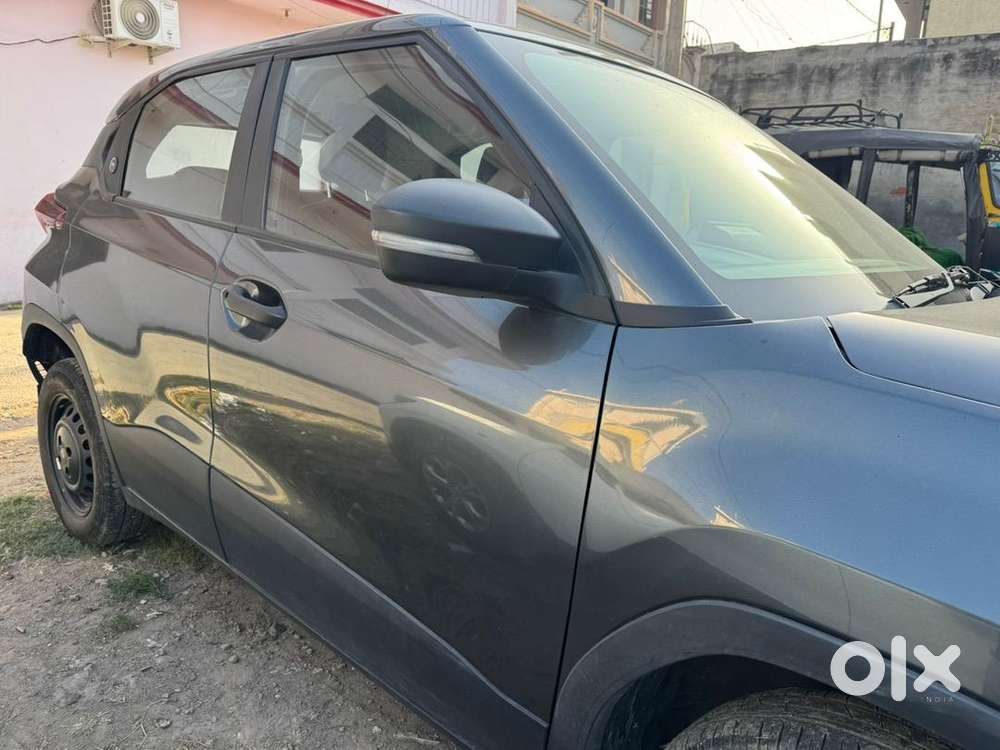 Tata Punch 2024 Petrol 8223 Km Driven