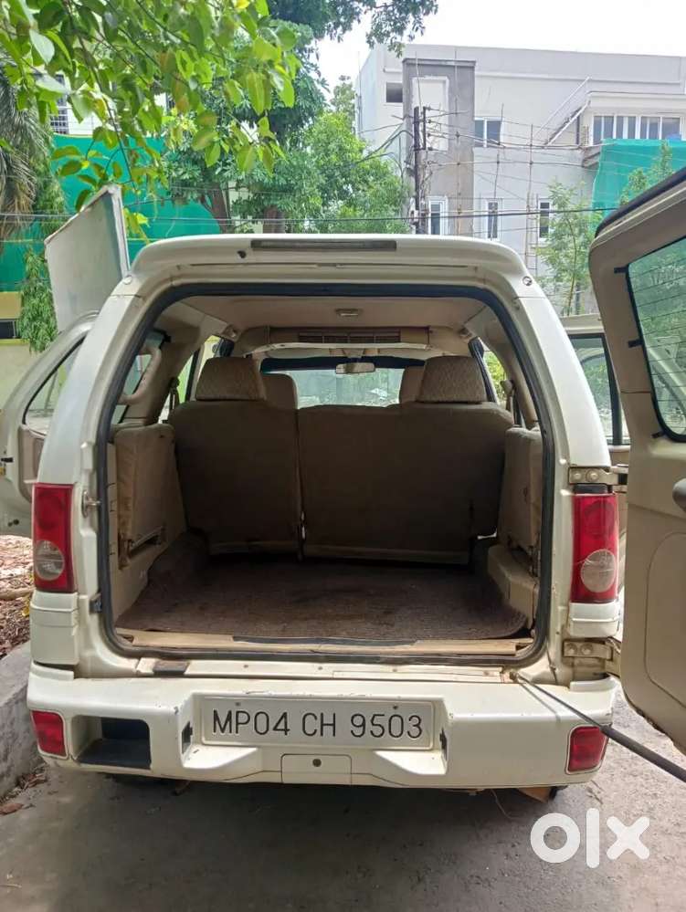 White Safari 2011 Model