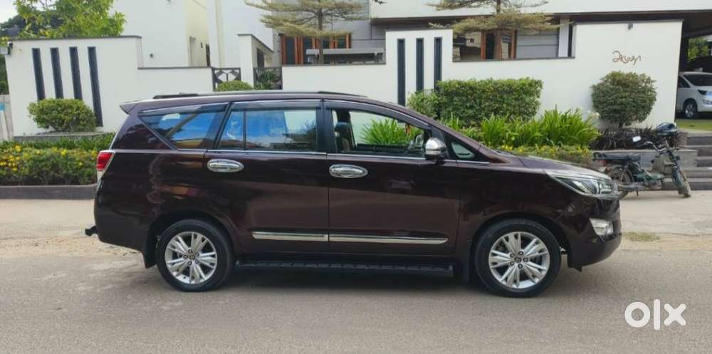 Toyota Innova Crysta 2.8z Automatic, 2016, Diesel