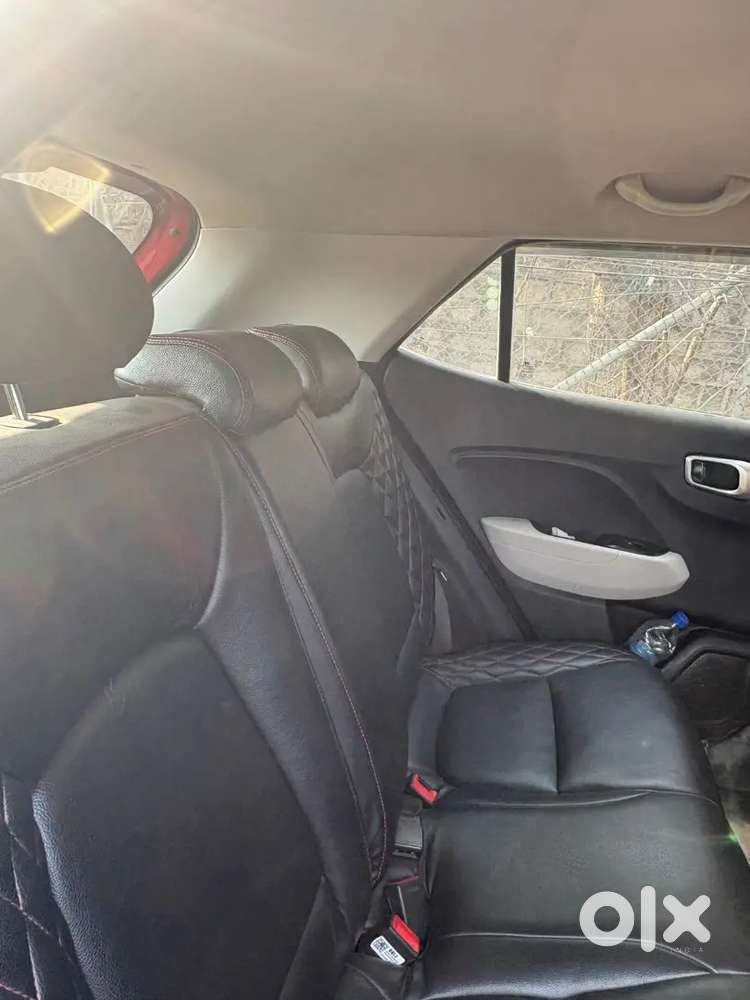 Hyundai Venue 2023 Diesel Well Maintained