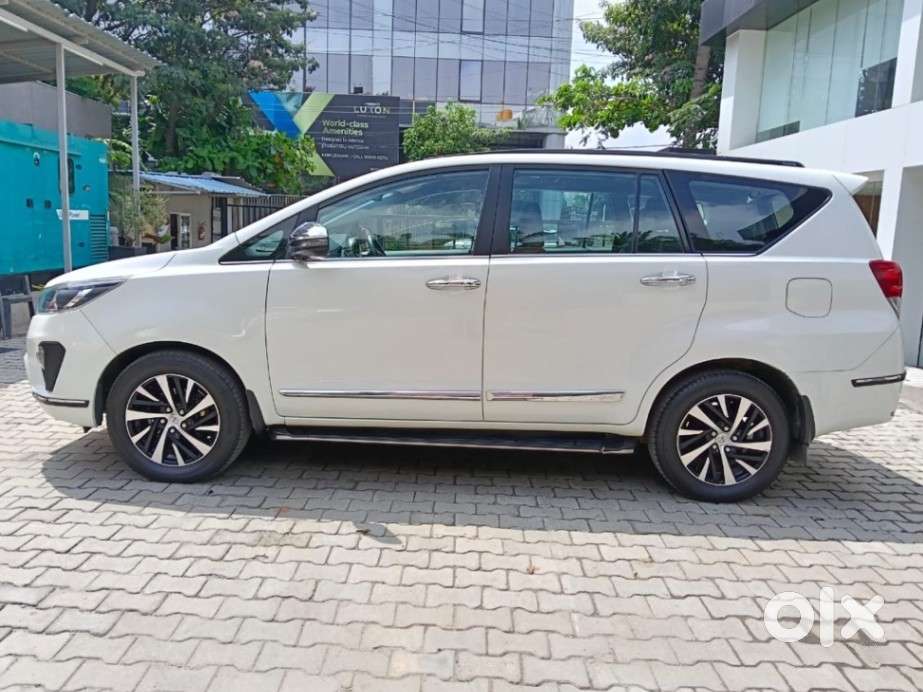 Toyota Innova Crysta [2020-ongoing] 2.4 Zx 7 Str, 2022, Diesel