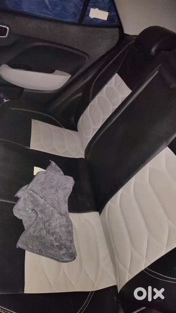 Hyundai Venue 2023 Petrol 11400 Km Driven