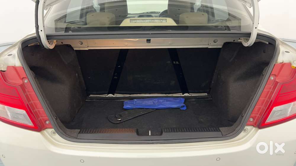 Maruti Suzuki Dzire Vxi Ags, 2022, Petrol