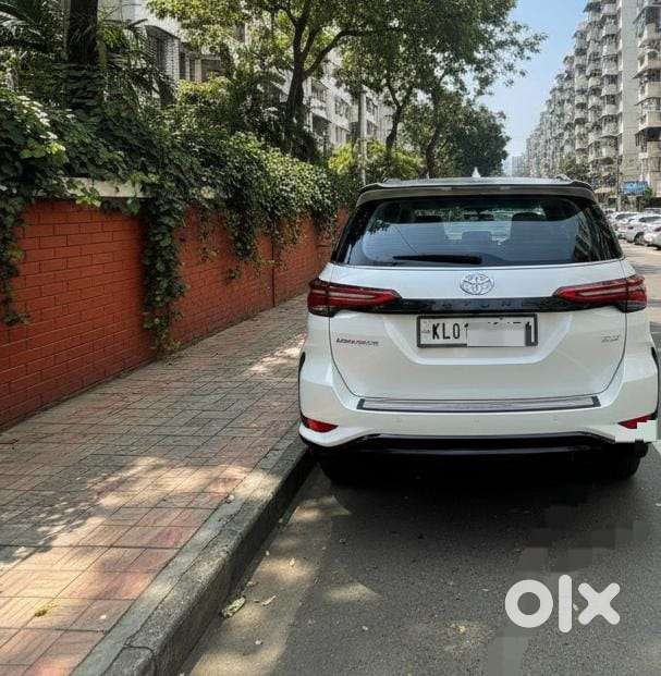 Toyota Fortuner Legender 4x4 At 2.8, 2015