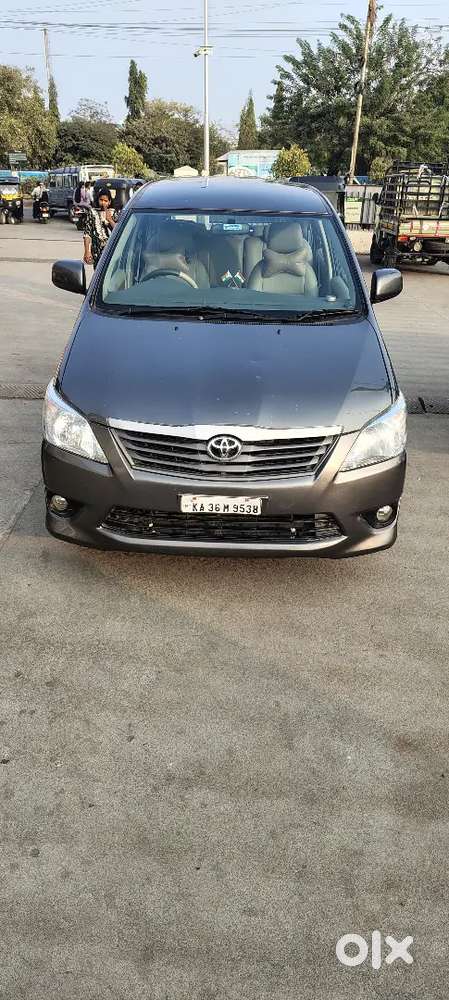 Toyota Innova 2012