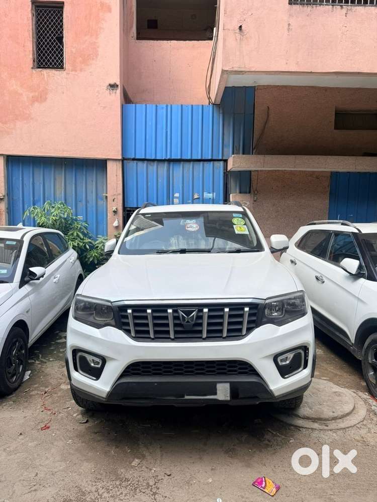 Mahindra Scorpio-n 2023 Petrol Manual