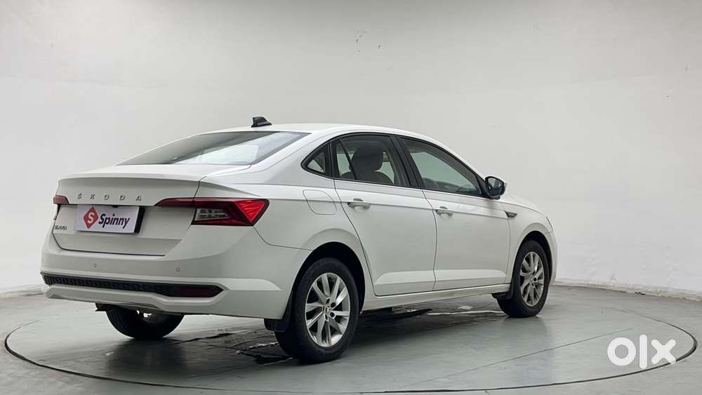 Skoda Slavia Ambition 1.0l Tsi At, 2022, Petrol