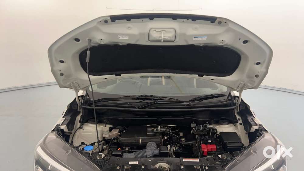 Maruti Suzuki Xl6 1.5 Zeta Mt, 2025, Petrol