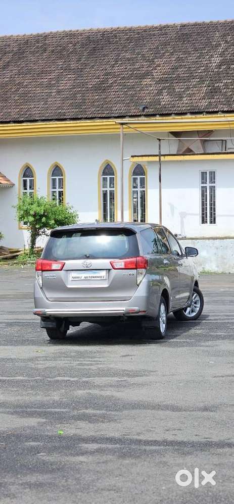 Toyota Innova Crysta 2.4 V, 2016, Diesel