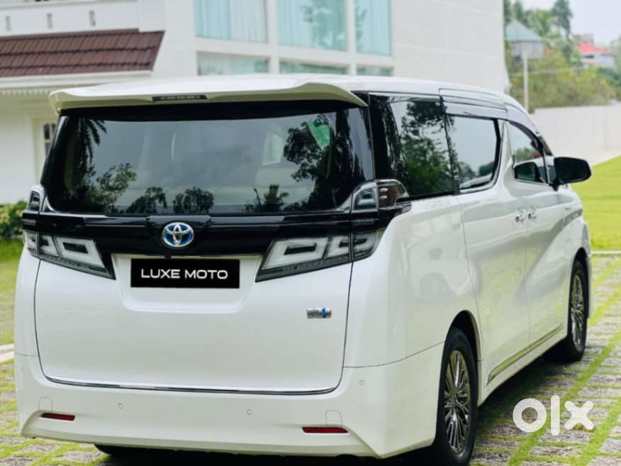 Toyota Vellfire Vip – Executive Lounge, 2022, Petrol