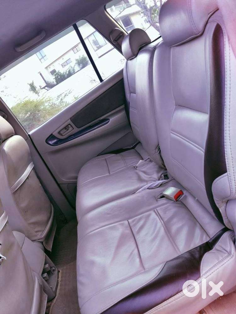 Toyota Innova 2012-2013 2.5 E Diesel Ps 8-seater, 2014, Diesel