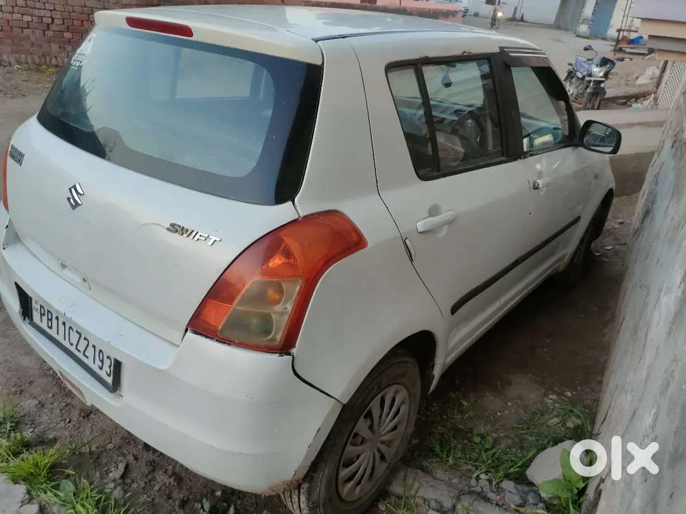 Maruti Suzuki Swift 2009 Petrol 105000 Km Driven