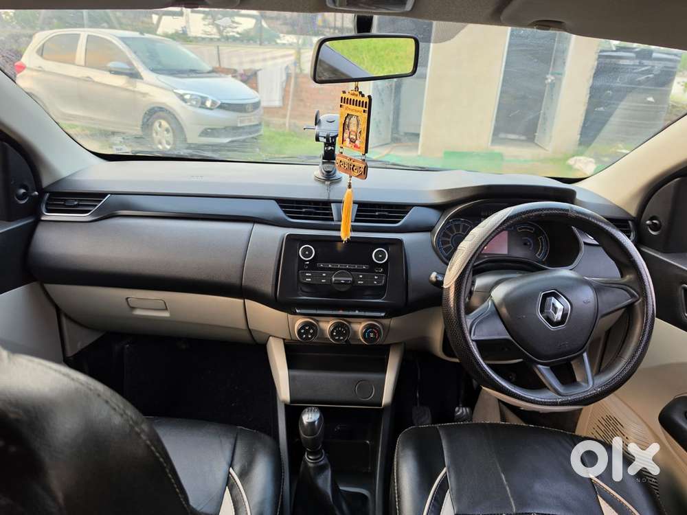 Renault Triber Rxt, 2022, Petrol