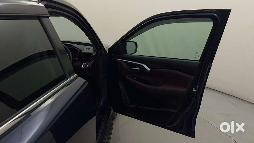 Maruti Suzuki Grand Vitara 1.5 Alpha Smart Hybrid Allgrip, 2025, Pet..