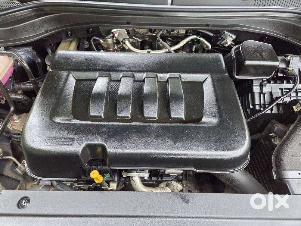 Mahindra Xuv700 2.2 Ax 7 Diesel Mt Luxury Pack Str, 2024, Diesel