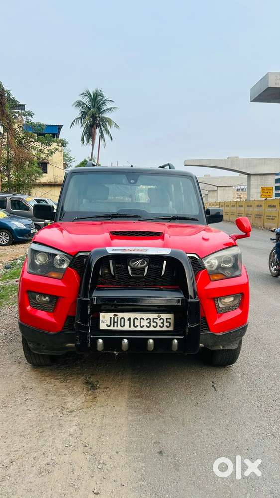 Mahindra Scorpio S10, 2016