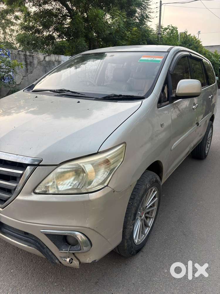 Toyota Innova 2.5 G (diesel) 8 Seater, 2012, Diesel
