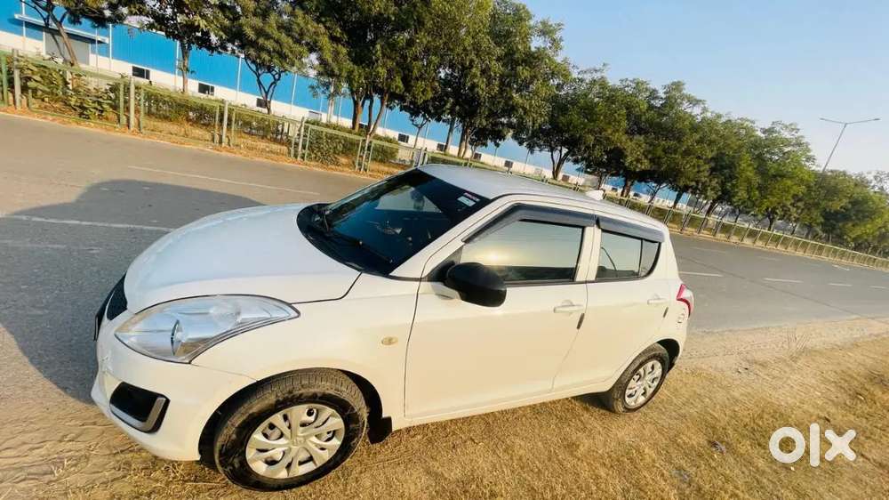 Well Maintained Maruti Suzuki Swift 2017 Petrol 87000 Km Driven