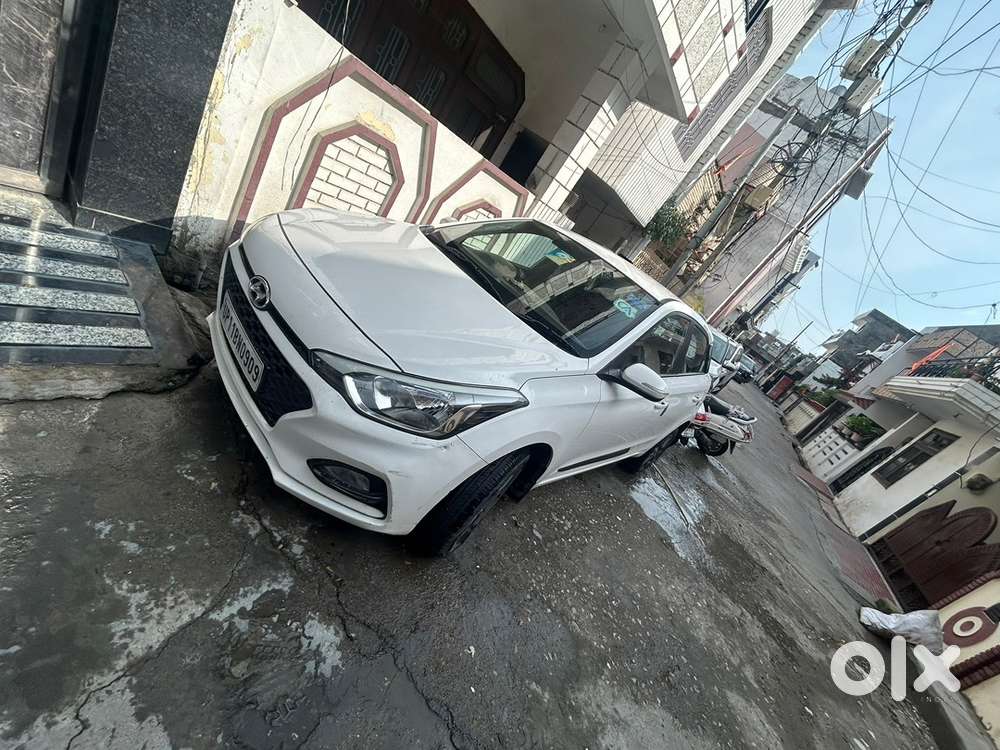 Hyundai I20 Asta Petrol 2018 White Colour Saharanpur