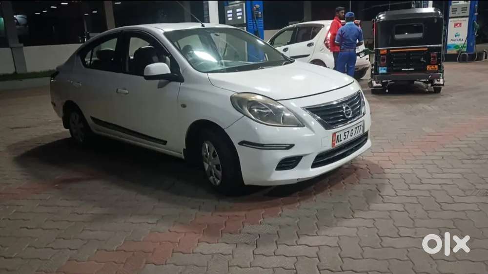 Nissan Sunny 2015