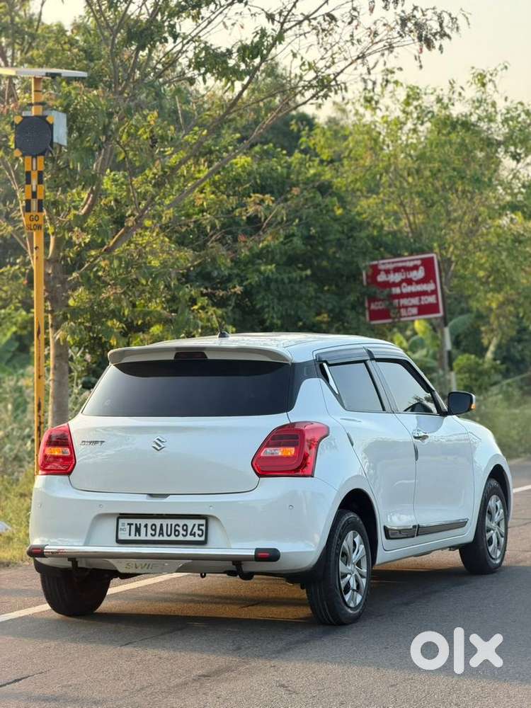 Maruti Suzuki Swift Vxi + Manual, 2023, Petrol