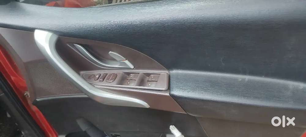 Mahindra Xuv500 2013 Diesel 260327 Km Driven