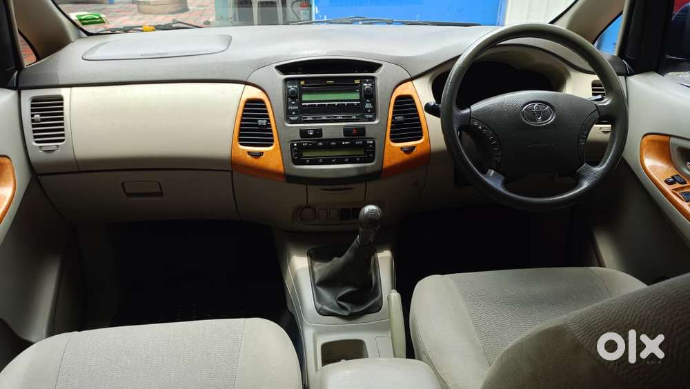 Toyota Innova 2.5 V 7 Str, 2011, Diesel