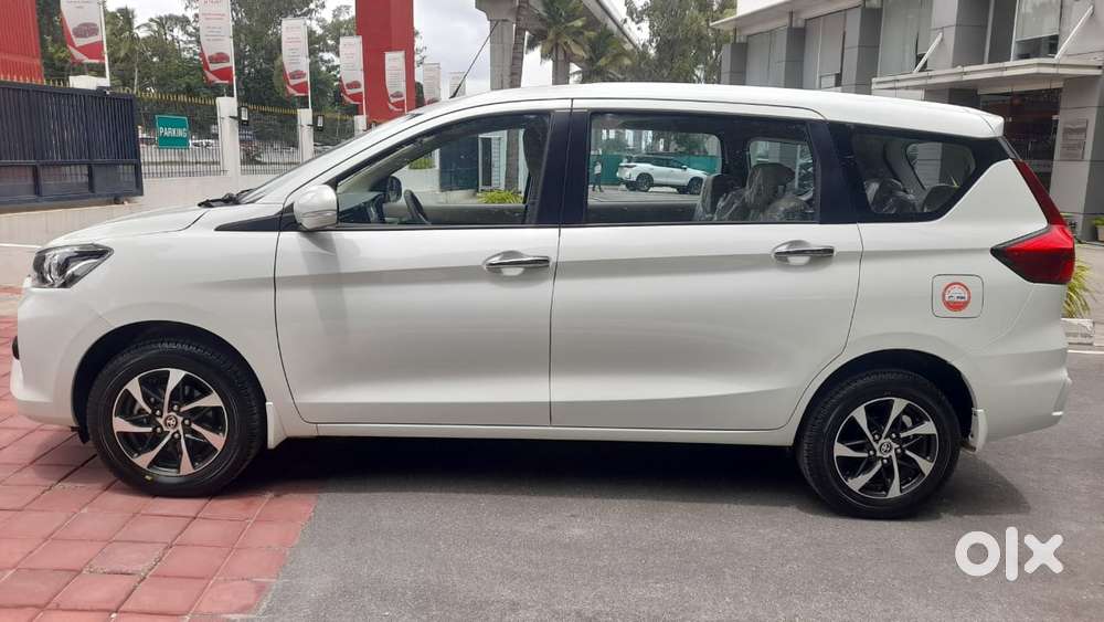 Toyota Rumion G Petrol Automatic Dual Tone, 2025, Petrol