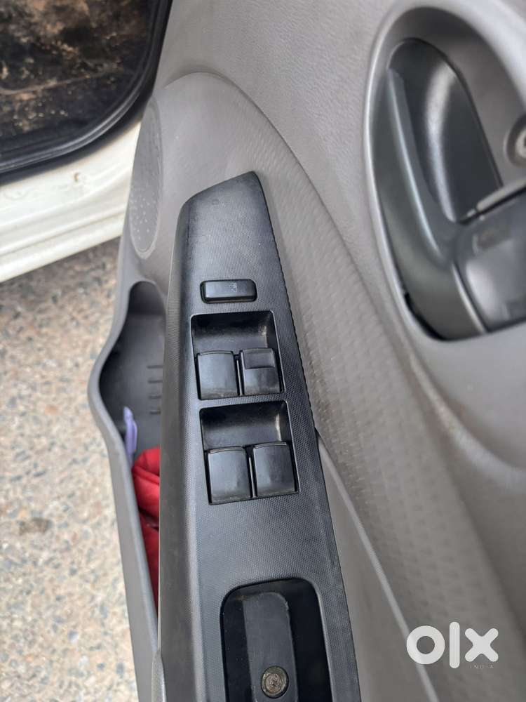 Toyota Etios Cross 1.2l G, 2011, Petrol