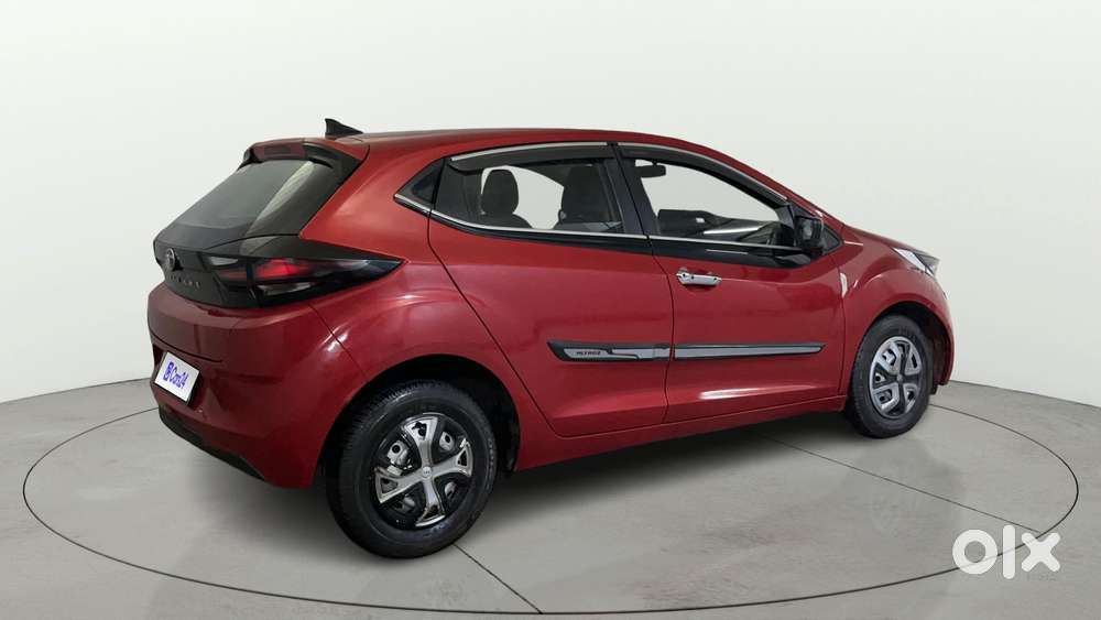 Tata Altroz 1.2 Xe, 2021, Petrol