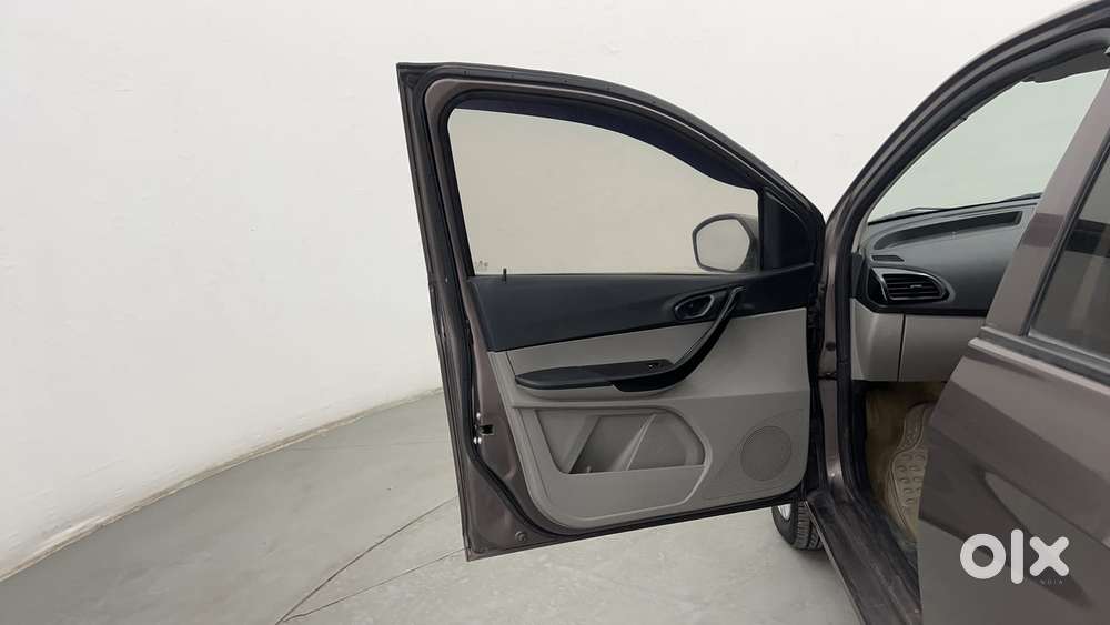 Tata Tiago 1.2 Revotron Xt, 2017, Petrol