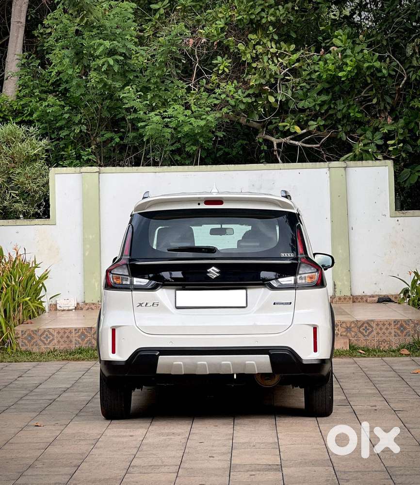 Maruti Suzuki Xl6 1.5 Alpha Plus At, 2022, Petrol