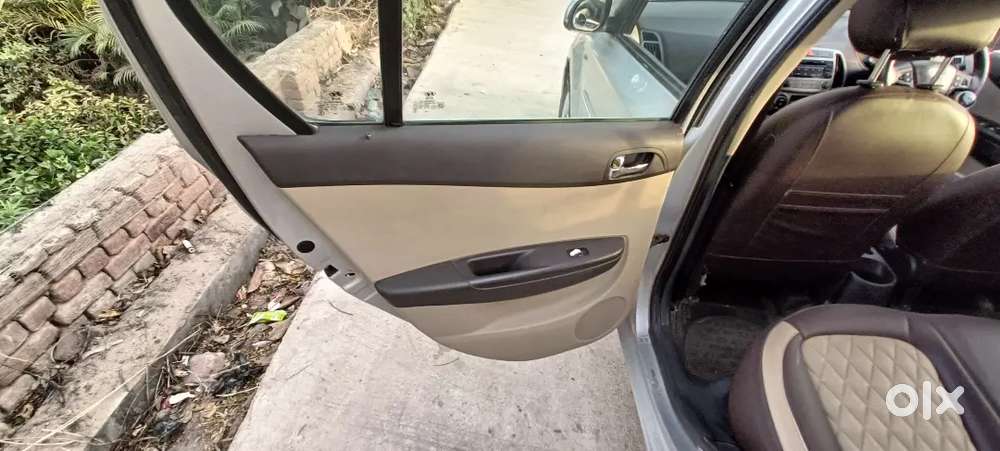 Hyundai I20 2013 Petrol 64000 Km Driven