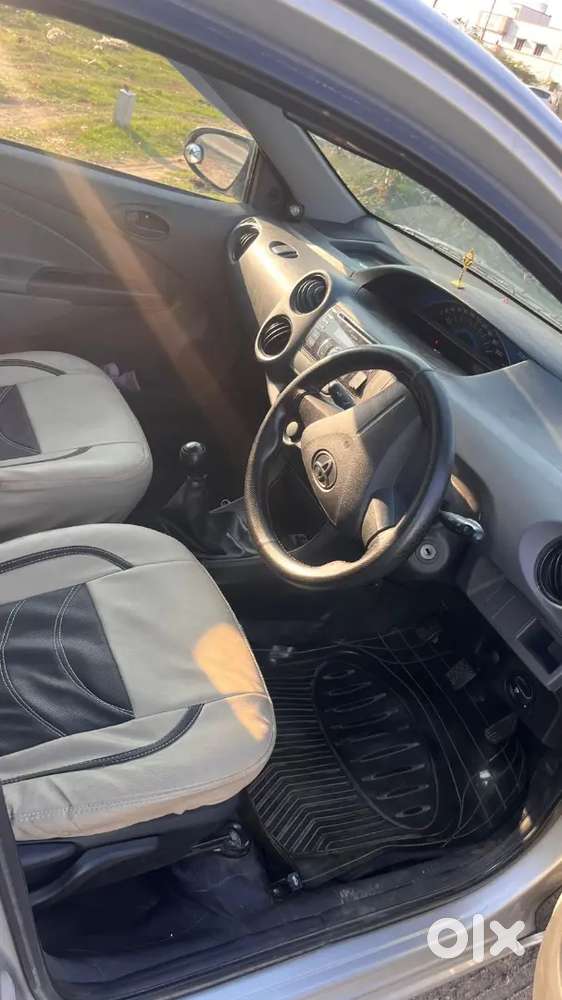 Toyota Etios 1.5 G 2013 Pure Petrol Genuine Service